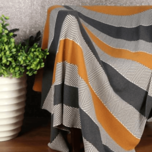 KNITTED THROW ZIG ZAG TRANSFER